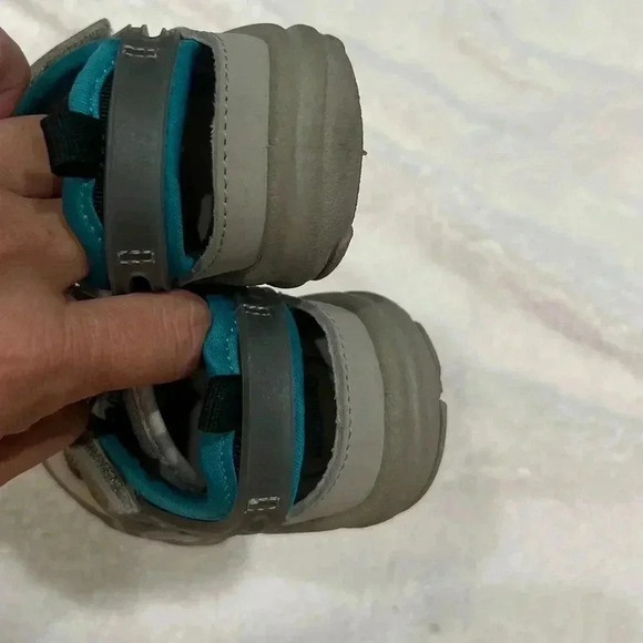 OshKosh B'Gosh Carlo Boys Sandal size 6M - Picture 5 of 11